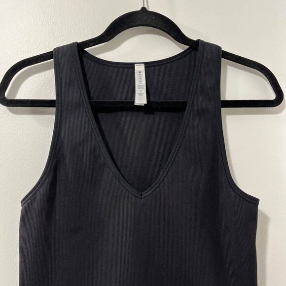 Athleta Tops - Athleta Aurora Seemless Crop Ribbed Black V-Neck Tank [size L]